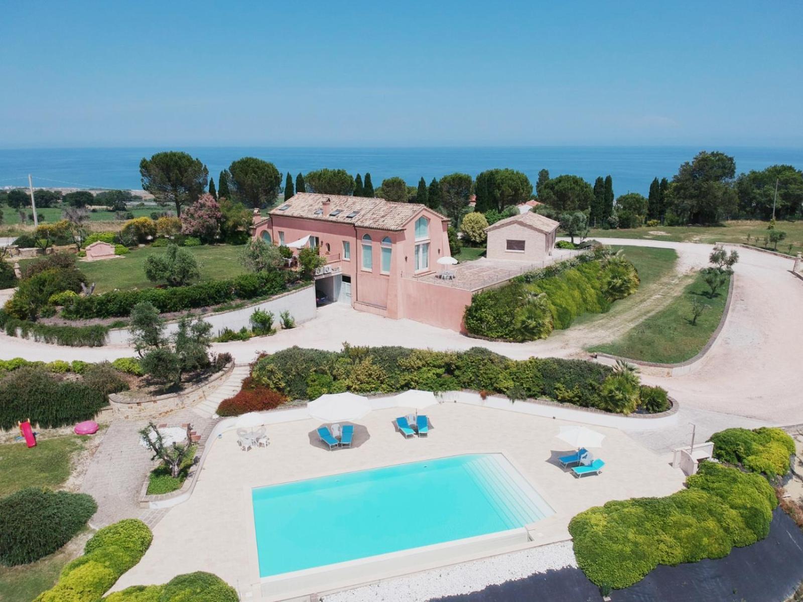 Nontiscordardime B&B Villa Agriturismo Чивитанова-Марке Экстерьер фото